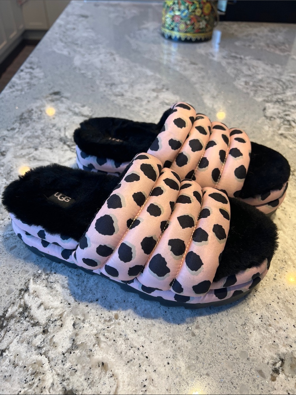 UGG Maxi Slide Cheetah Print Platform Sandals Pink Scallop Size 8 EUC